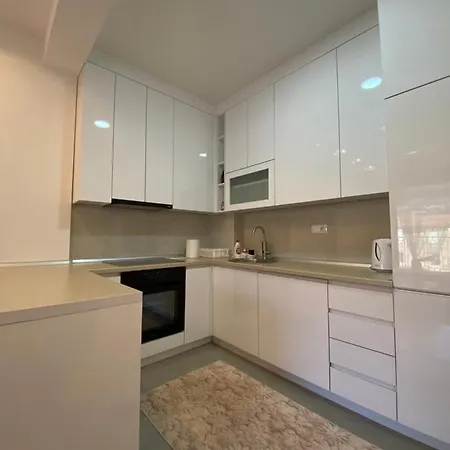 En Apartment *